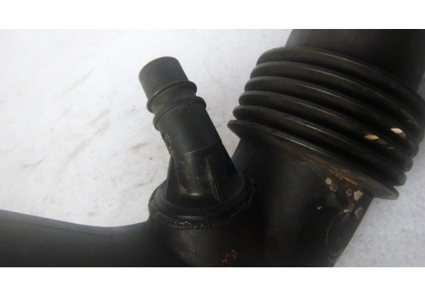 Патрубок повітряного фільтра Renault Master 8200107551,